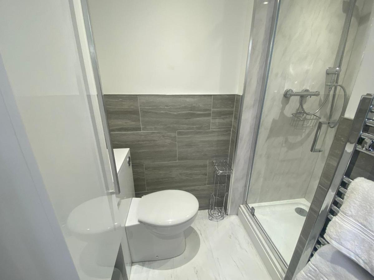 The Lily Pad Near Poole Dorset Self Contained Private Entrance And Free Parking Otel Corfe Mullen Dış mekan fotoğraf