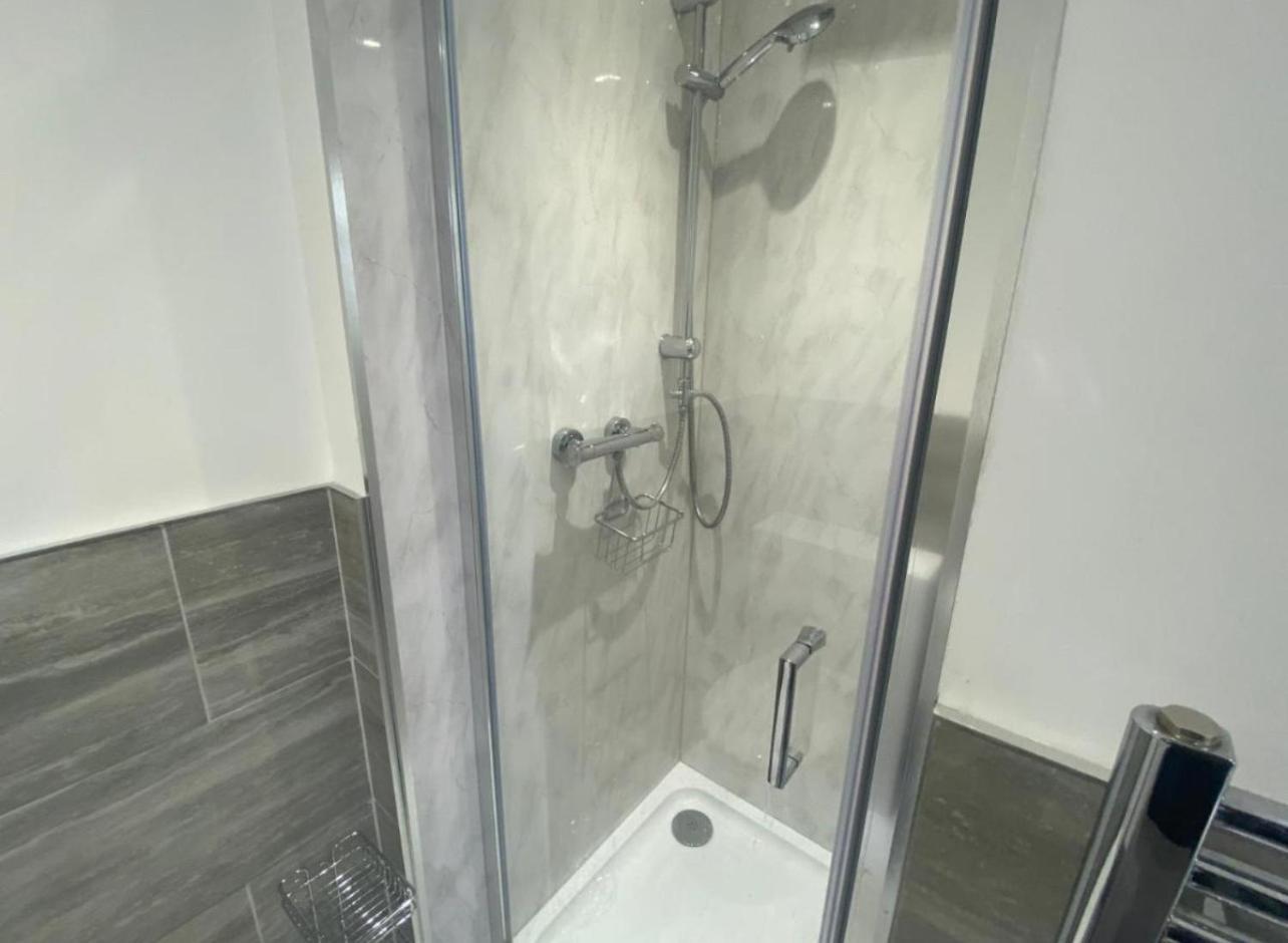 The Lily Pad Near Poole Dorset Self Contained Private Entrance And Free Parking Otel Corfe Mullen Dış mekan fotoğraf